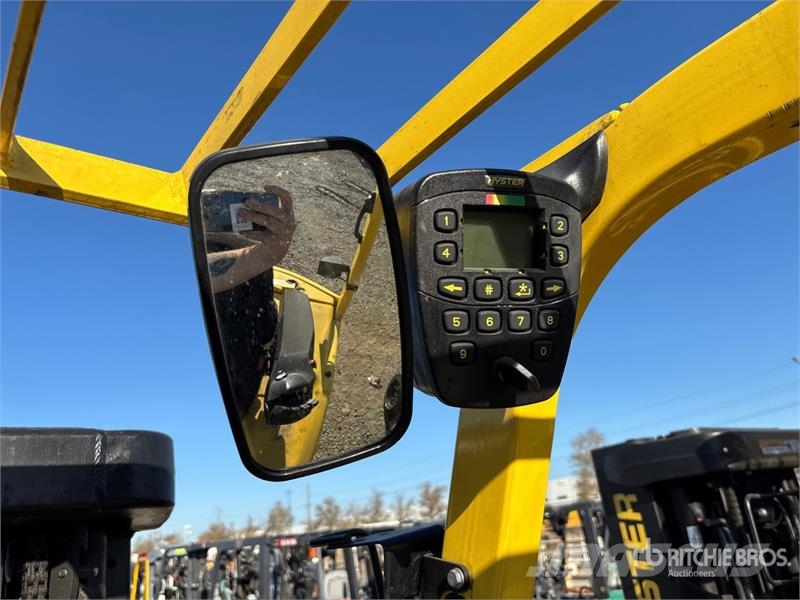 Hyster E50XN-33 3750 lb Electric Forklift Electric forklifts