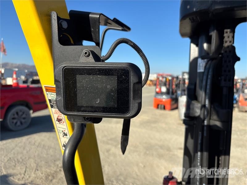 Hyster E50XN-33 3750 lb Electric Forklift Electric forklifts