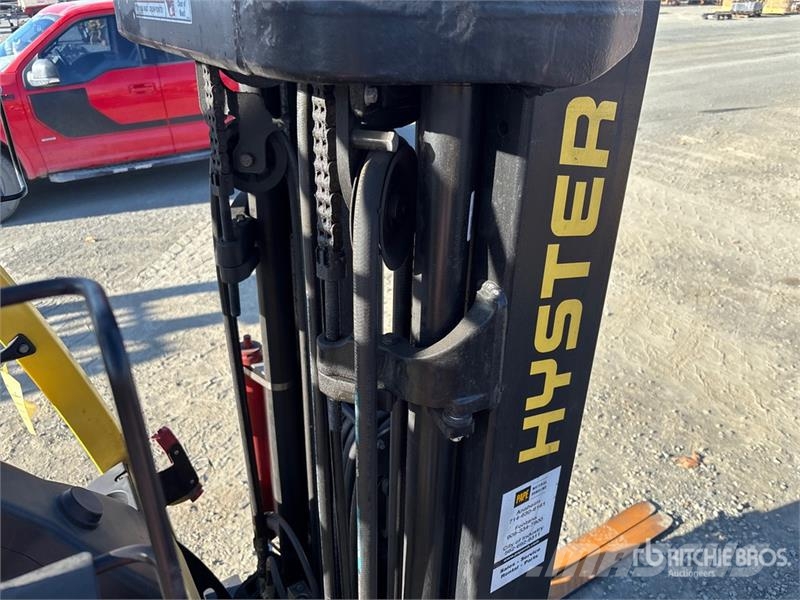Hyster E50XN-33 3750 lb Electric Forklift Electric forklifts
