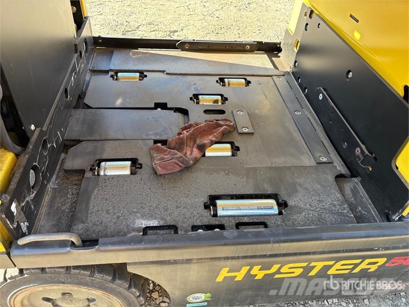 Hyster E50XN-33 3750 lb Electric Forklift Electric forklifts