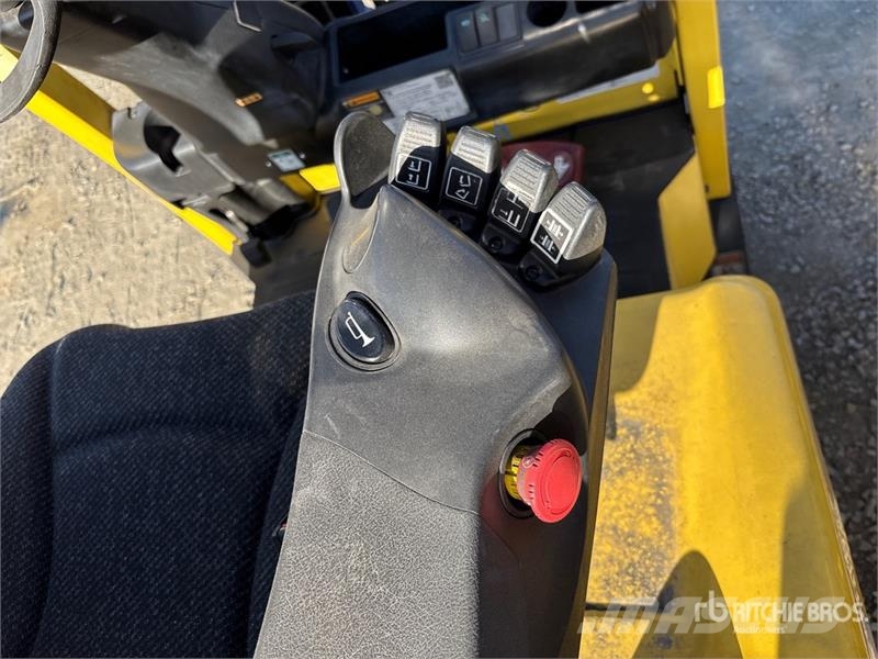Hyster E50XN-33 3750 lb Electric Forklift Electric forklifts
