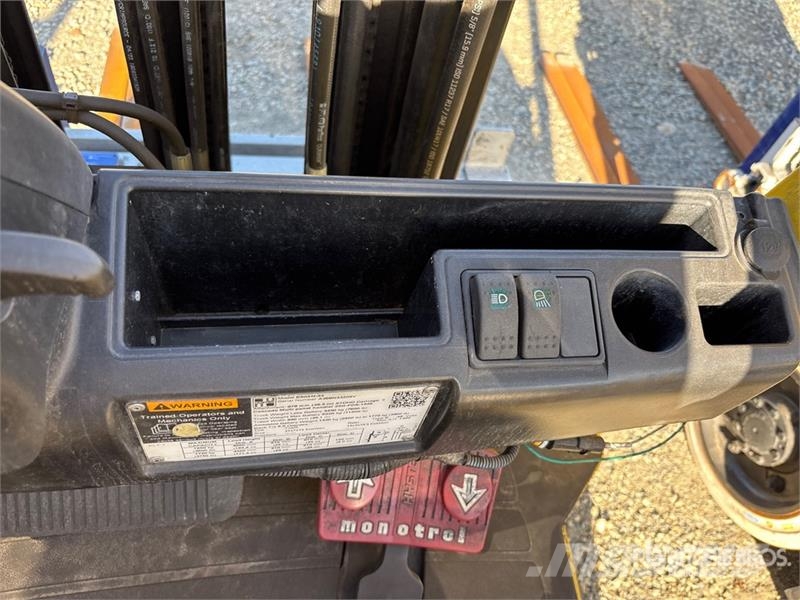 Hyster E50XN-33 3750 lb Electric Forklift Electric forklifts