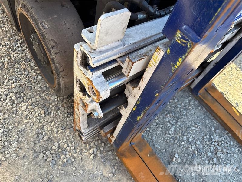 Hyster E50XN-33 3750 lb Electric Forklift Electric forklifts