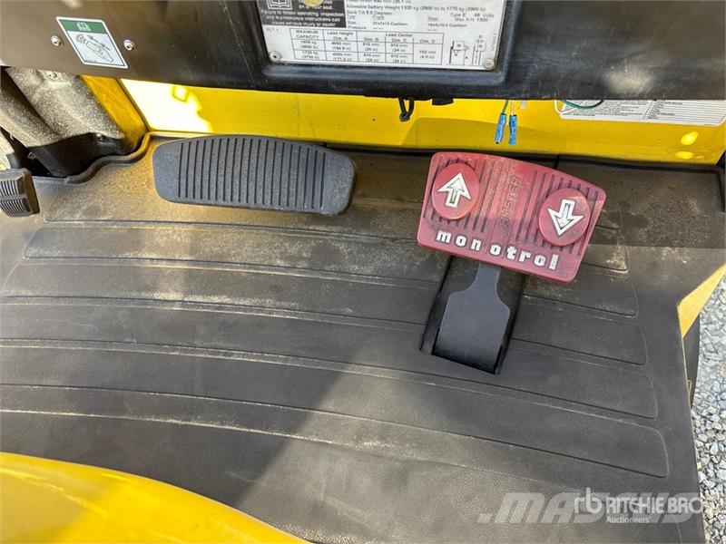 Hyster E50XN-33 3750 lb Electric Forklift Electric forklifts