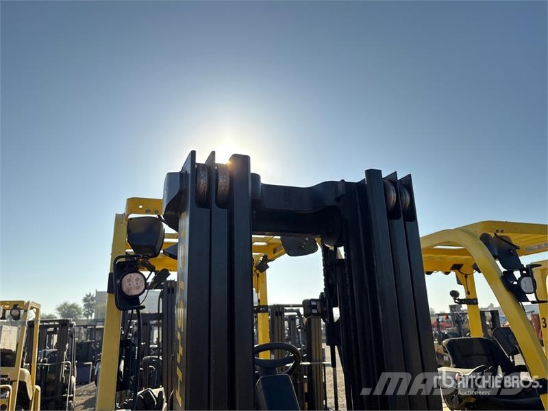 Hyster E50XN-33 3900 lb Electric Forklift Electric forklifts