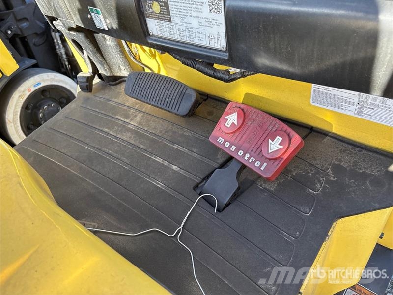 Hyster E50XN-33 3900 lb Electric Forklift Electric forklifts