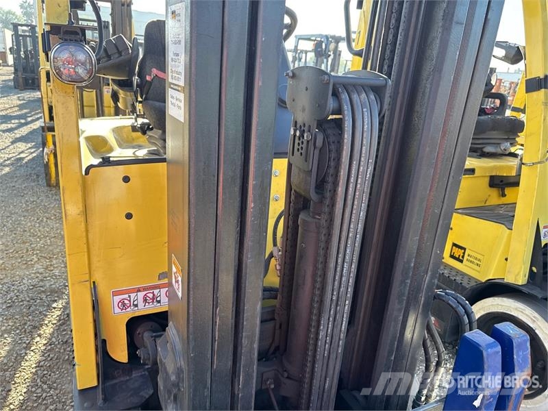 Hyster E50XN-33 3900 lb Electric Forklift Electric forklifts