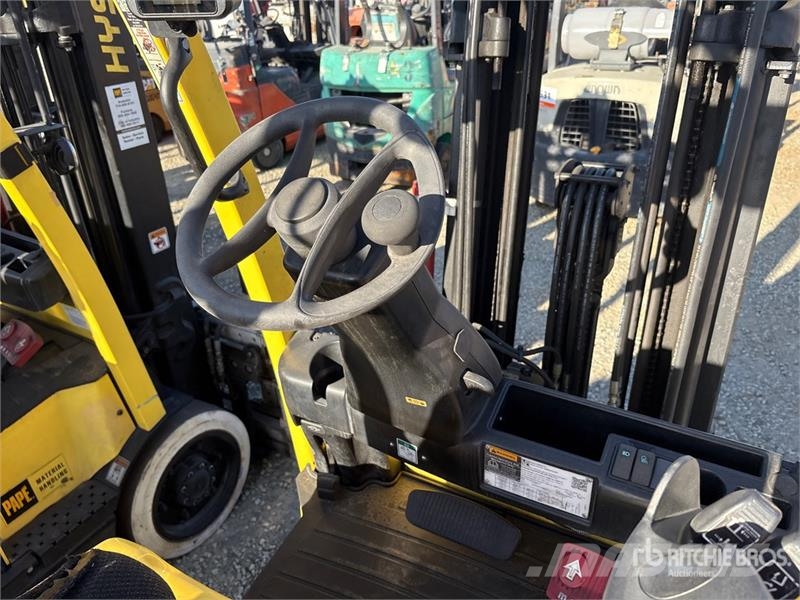 Hyster E50XN-33 3900 lb Electric Forklift Electric forklifts