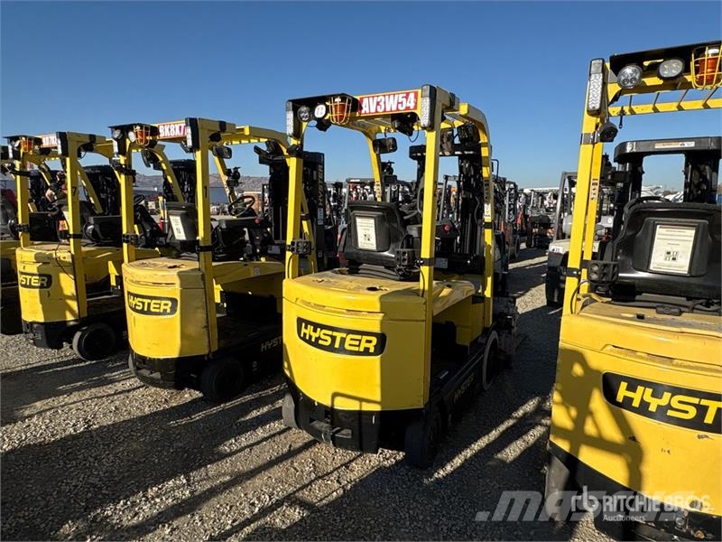 Hyster E50XN-33 3900 lb Electric Forklift Electric forklifts