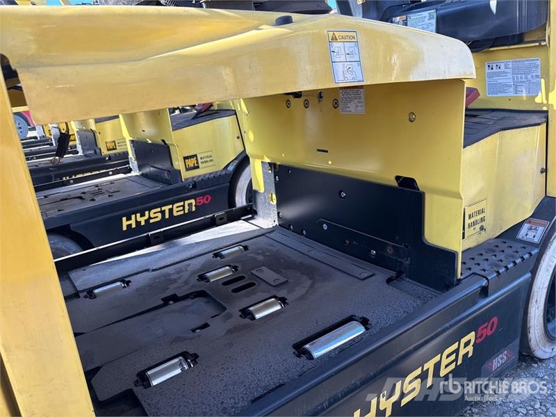 Hyster E50XN-33 3900 lb Electric Forklift Electric forklifts
