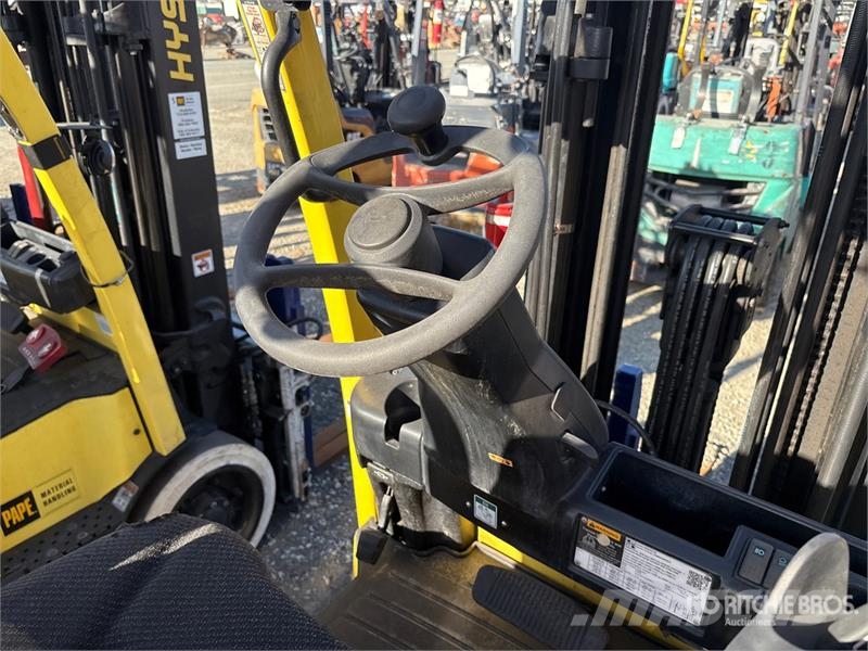 Hyster E50XN-33 3900 lb Electric Forklift Electric forklifts