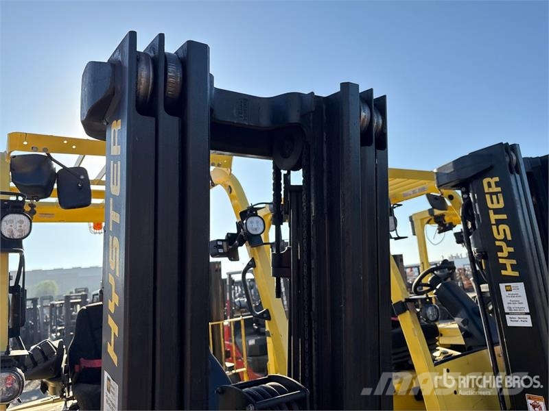 Hyster E50XN-33 3900 lb Electric Forklift Electric forklifts