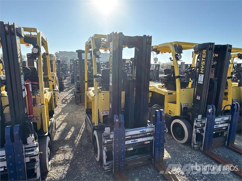Hyster E50XN-33 3900 lb Electric Forklift Electric forklifts