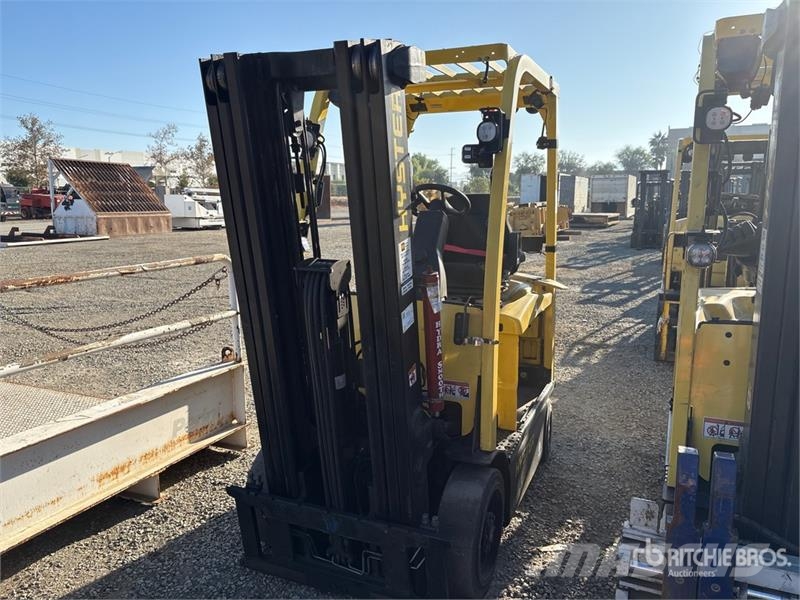 Hyster E50XN-33 3900 lb Electric Forklift Electric forklifts
