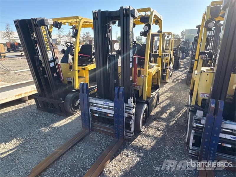 Hyster E50XN-33 3900 lb Electric Forklift Electric forklifts