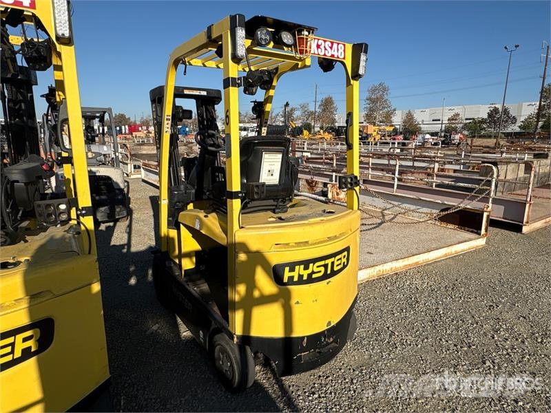 Hyster E50XN-33 3900 lb Electric Forklift Electric forklifts