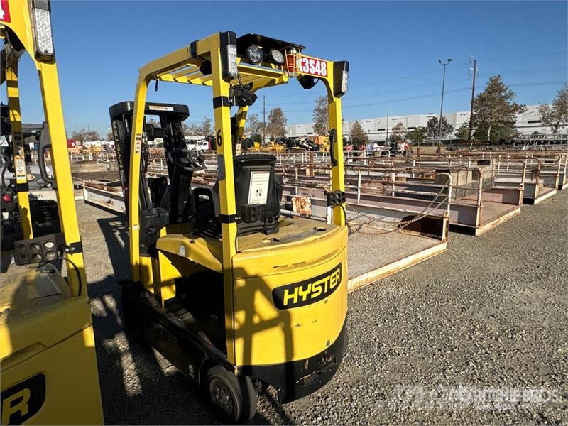 Hyster E50XN-33 3900 lb Electric Forklift Electric forklifts