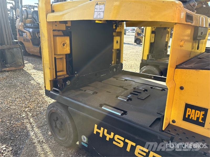 Hyster E50XN-33 3900 lb Electric Forklift Electric forklifts