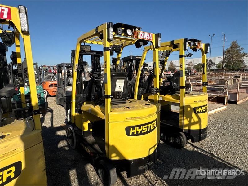 Hyster E50XN-33 3900 lb Electric Forklift Electric forklifts