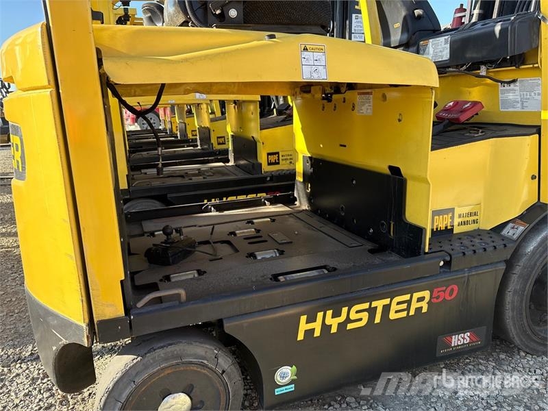 Hyster E50XN-33 3900 lb Electric Forklift Electric forklifts