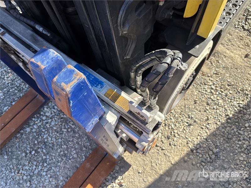 Hyster E50XN-33 5000 lb Electric Forklift Electric forklifts