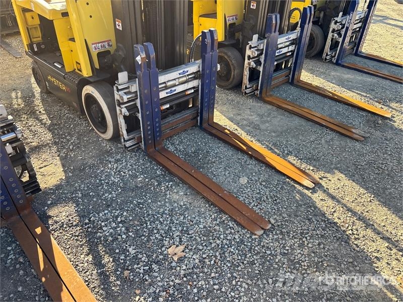 Hyster E50XN-33 5000 lb Electric Forklift Electric forklifts