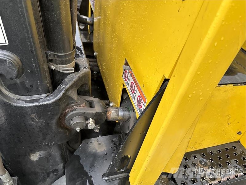 Hyster E80XN 6100 lb Electric Forklift Electric forklifts