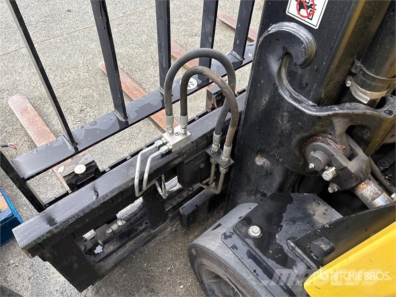Hyster E80XN 6100 lb Electric Forklift Electric forklifts