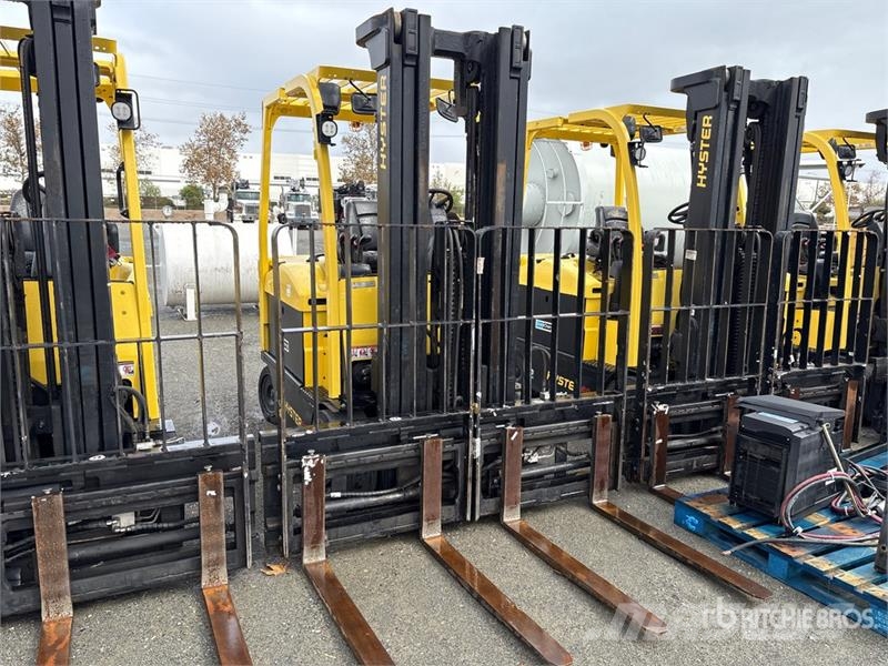 Hyster E80XN 6100 lb Electric Forklift Electric forklifts