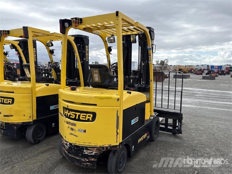 Hyster E80XN 6100 lb Electric Forklift شاحنات ذات رافعات شوكية تعمل بالكهرباء