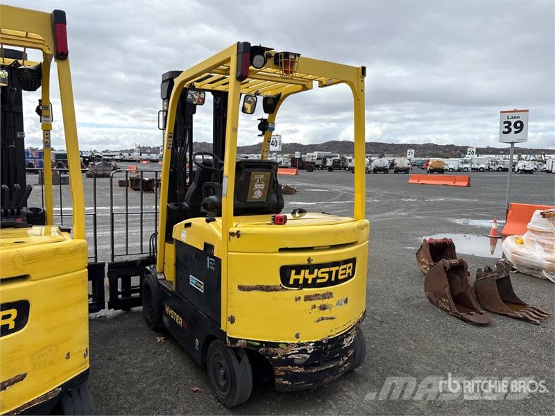 Hyster E80XN 6100 lb Electric Forklift شاحنات ذات رافعات شوكية تعمل بالكهرباء