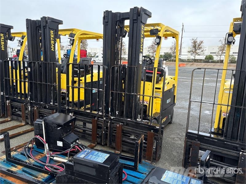 Hyster E80XN 6100 lb Electric Forklift شاحنات ذات رافعات شوكية تعمل بالكهرباء