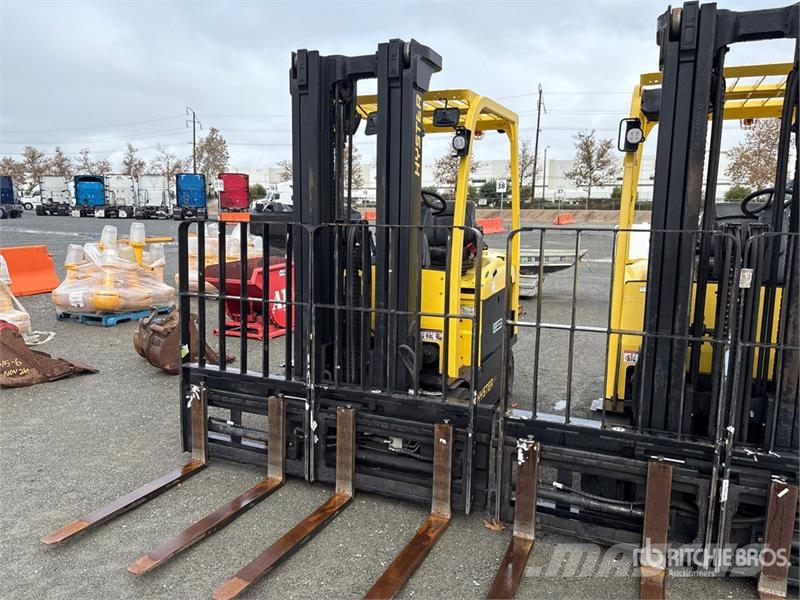 Hyster E80XN 6100 lb Electric Forklift شاحنات ذات رافعات شوكية تعمل بالكهرباء