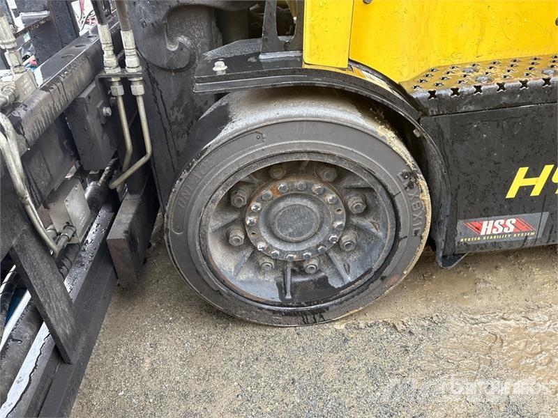 Hyster E80XN 6500 lb Electric Forklift Electric forklifts