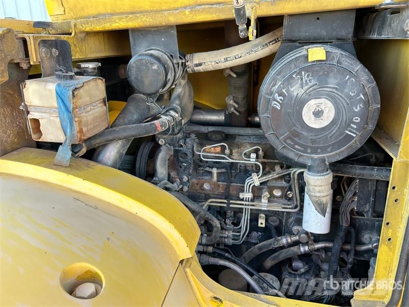 Hyster H190HD 18200 lb 4x2 Rough Terrain Forklift Terrenggående gaffeltruck