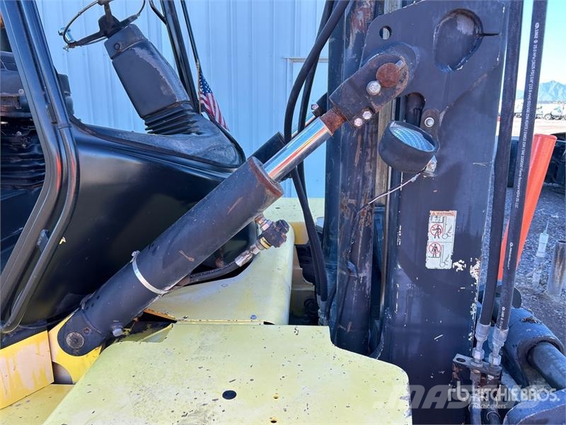 Hyster H190HD 18200 lb 4x2 Rough Terrain Forklift Terrenggående gaffeltruck