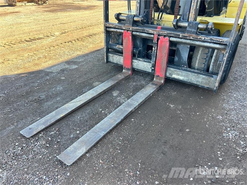 Hyster H190HD 18200 lb 4x2 Rough Terrain Forklift Terrenggående gaffeltruck