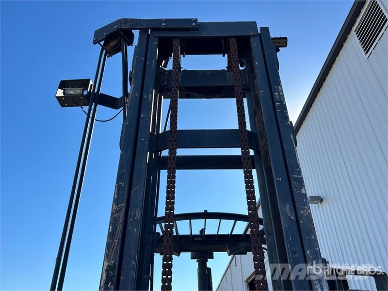 Hyster H190HD 18200 lb 4x2 Rough Terrain Forklift Terrenggående gaffeltruck