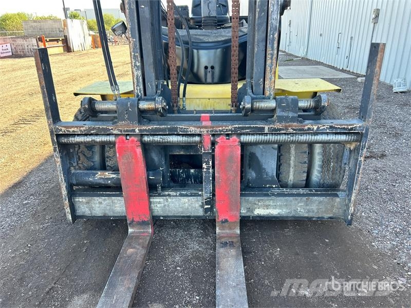 Hyster H190HD 18200 lb 4x2 Rough Terrain Forklift Terrenggående gaffeltruck
