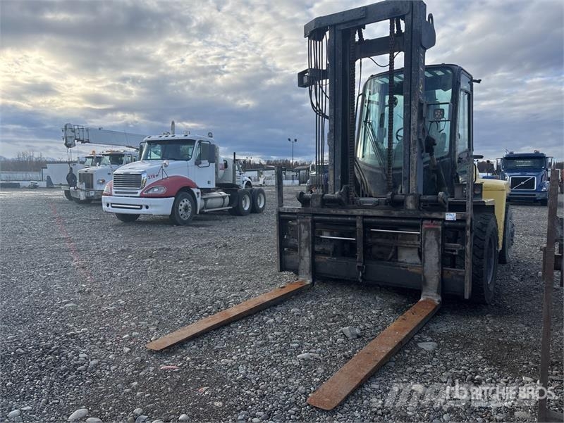 Hyster H210D 18400 lb Pneumatic Tire Forklift 其他叉车