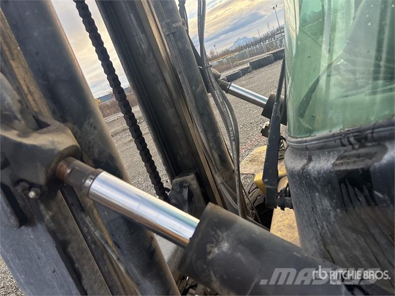 Hyster H210D 18400 lb Pneumatic Tire Forklift 其他叉车