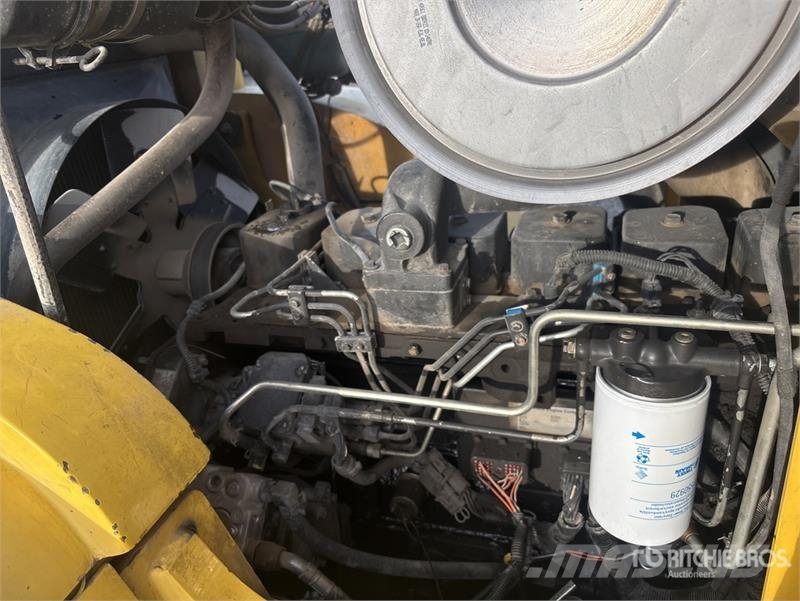 Hyster H210D 18400 lb Pneumatic Tire Forklift 其他叉车