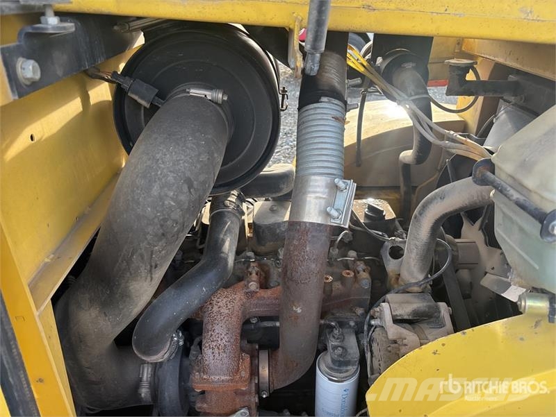 Hyster H210HD 18400 lb Pneumatic Tire Forklift 其他叉车