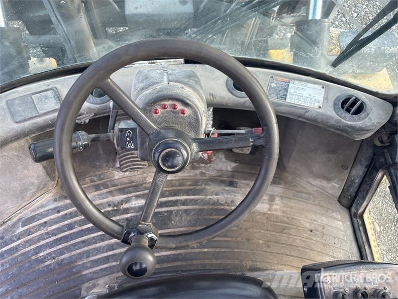 Hyster H210HD 18400 lb Pneumatic Tire Forklift 其他叉车
