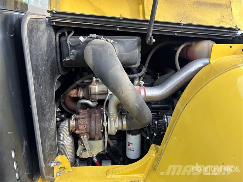 Hyster H210XD 20600 lb Cushion Tire Forklift Другие складские механизмы