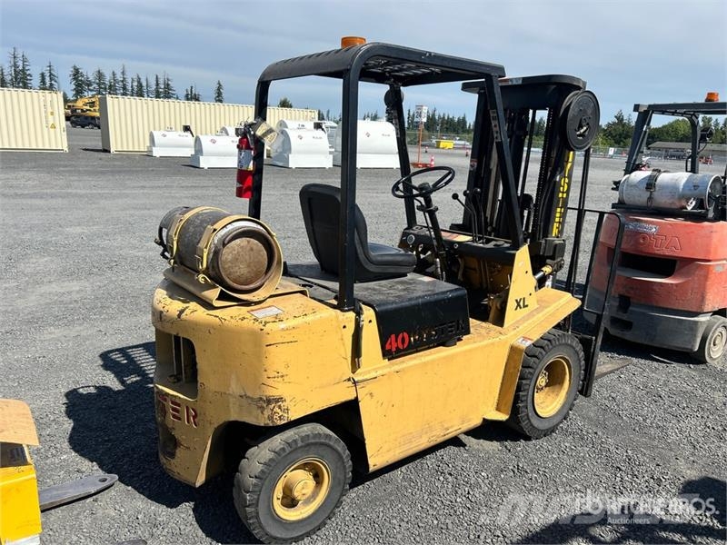 Hyster H40xL 3600 lb Pneumatic Tire Forklift Viličarji - drugo