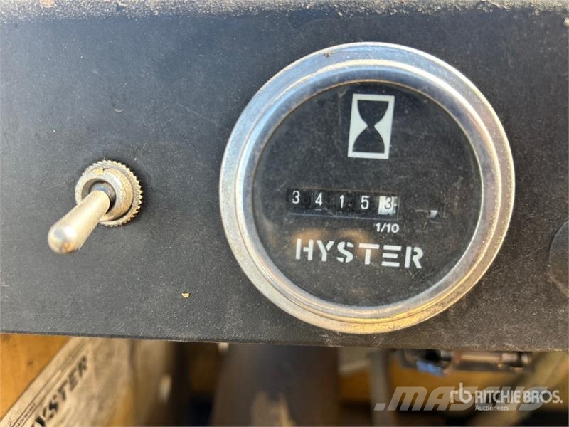 Hyster H40xL 3600 lb Pneumatic Tire Forklift Viličarji - drugo