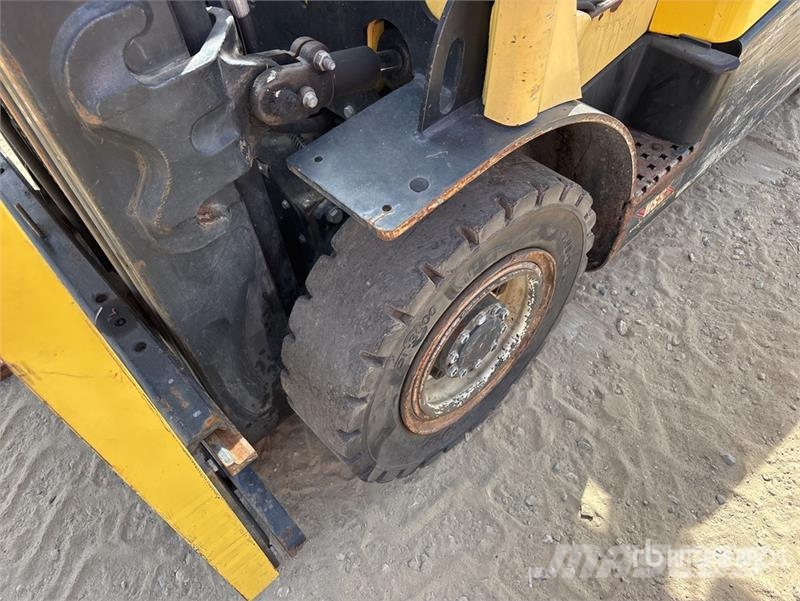 Hyster H50FT 4650 lb Pneumatic Tire Forklift Diger
