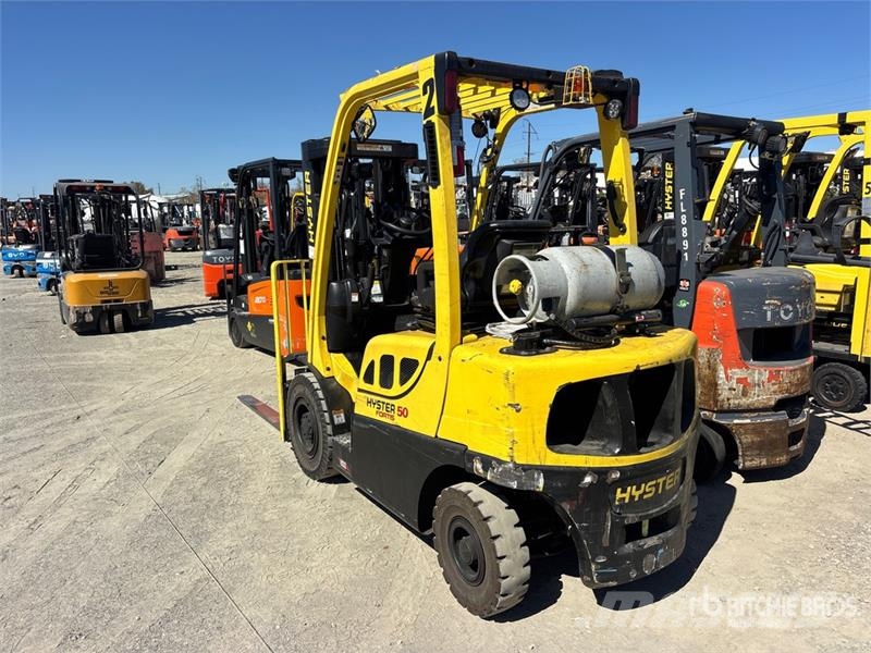 Hyster H50FT 4750 lb Pneumatic Tire Forklift Gaffeltrucker - Annet