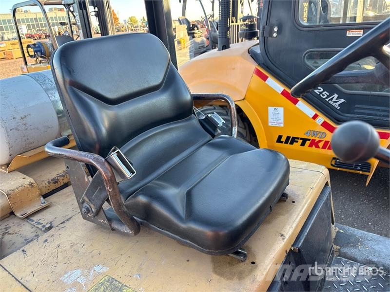Hyster H50XL 5000 lb Pneumatic Tire Forklift Andere Gabelstapler